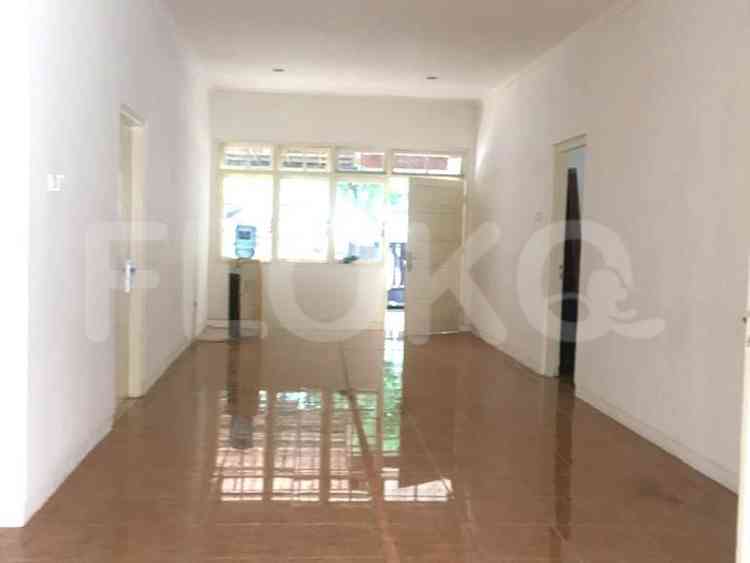 Disewakan Rumah 6 BR, Luas 450 m2 di M. Yamin, Menteng 4