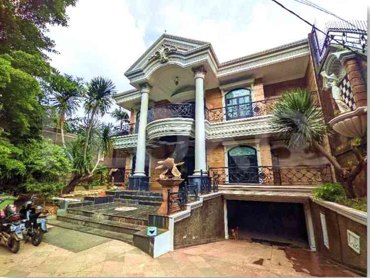 Disewakan Rumah 9 BR, Luas 1585 m2 di Menteng, Menteng 2