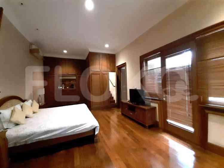 Disewakan Rumah 4 BR, Luas 700 m2 di Jl. Situbondo, Menteng 7