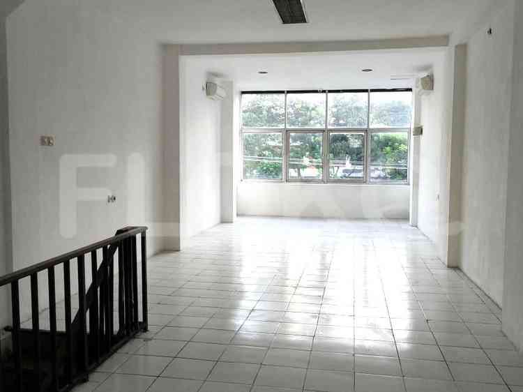 Disewakan Rumah 3 BR, Luas 300 m2 di Jl. Banyumas, Menteng 4