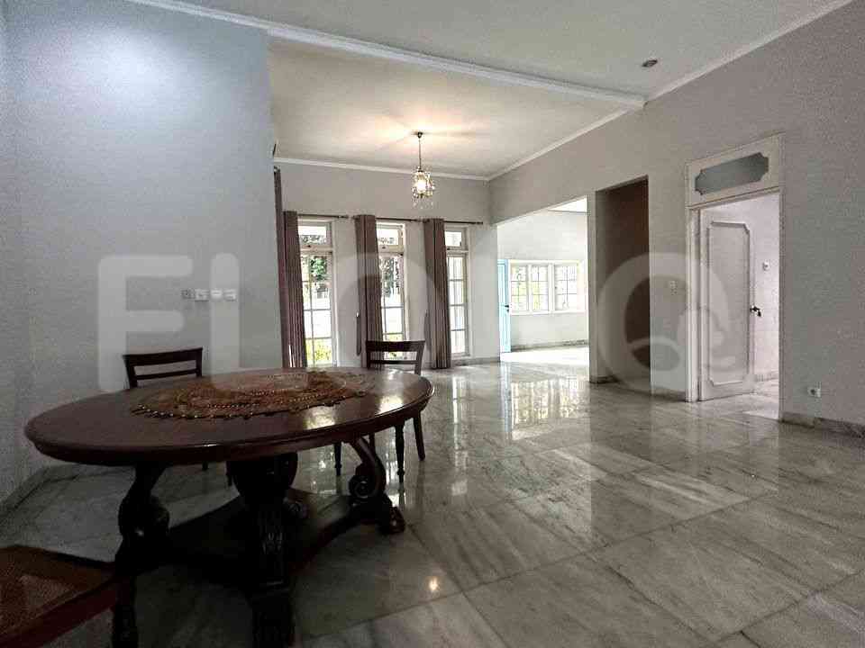 300 sqm, 3 BR house for rent in Jl. Banyumas, Menteng 8