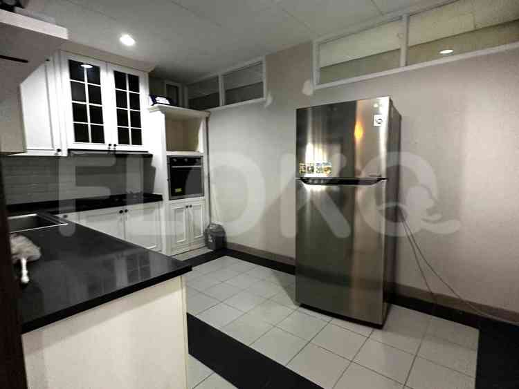 Disewakan Rumah 3 BR, Luas 300 m2 di Jl. Banyumas, Menteng 13