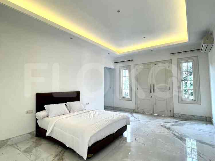 1400 sqm, 5 BR house for rent in Jl. Banyumas, Menteng 7