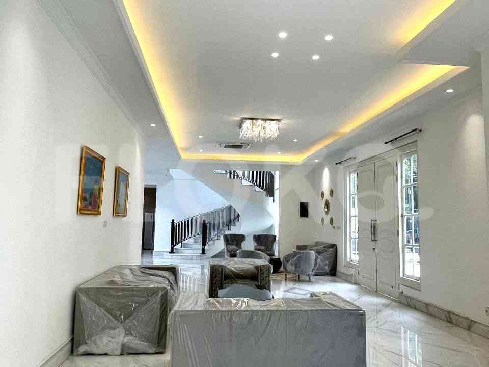 Disewakan Rumah 5 BR, Luas 1400 m2 di Jl. Banyumas, Menteng 4