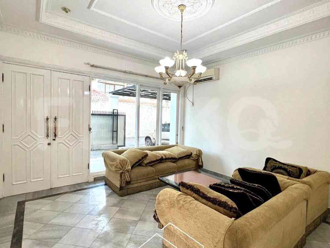 Disewakan Rumah 5 BR, Luas 600 m2 di Jl. Kenanga Ampera, Cilandak 3