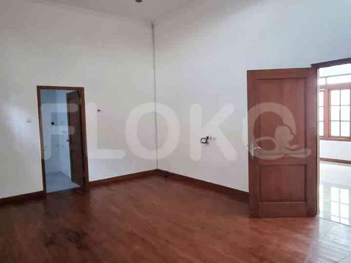 Disewakan Rumah 2 BR, Luas 300 m2 di Menteng, Menteng 8