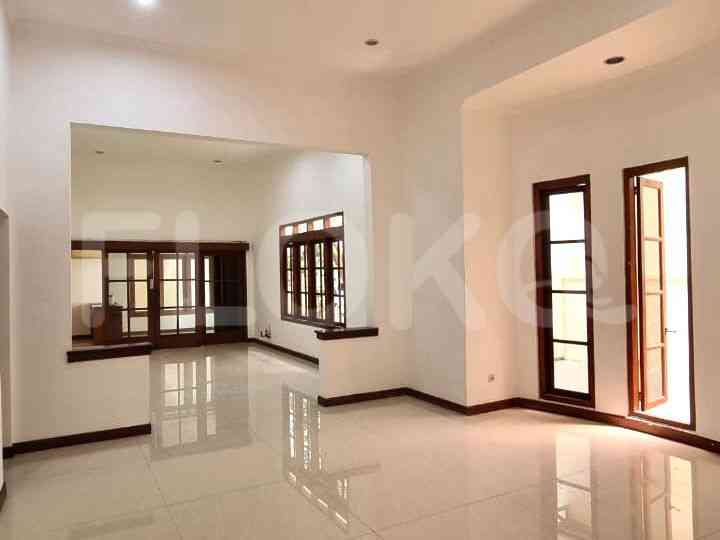 Disewakan Rumah 2 BR, Luas 300 m2 di Menteng, Menteng 3