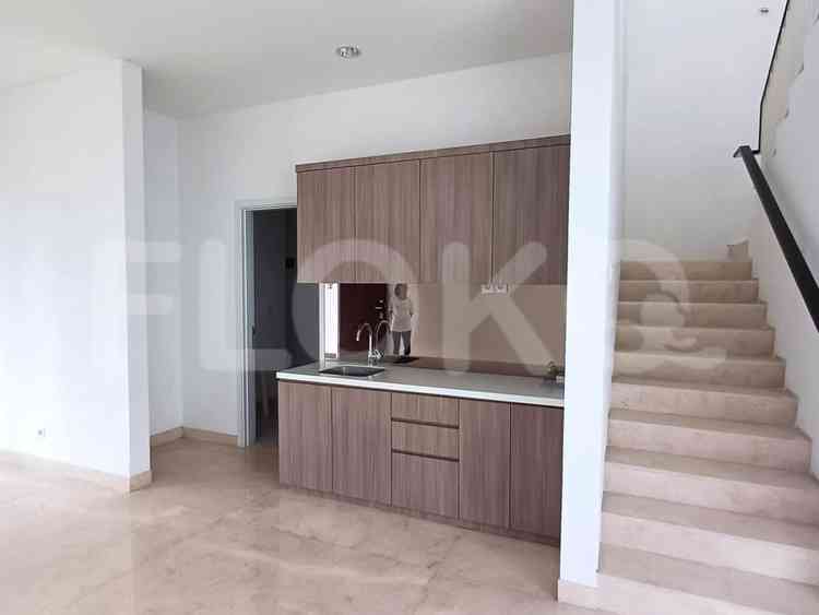 Disewakan Rumah 3 BR, Luas 200 m2 di Riviera at Puri, Cengkareng 2