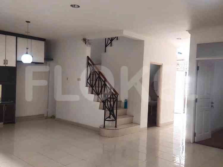 230 sqm, 3 BR house for rent in Mutiara Palem, Cengkareng 3