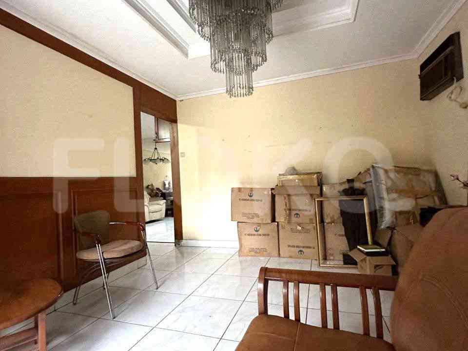 Disewakan Rumah 3 BR, Luas 264 m2 di Tanjung Duren Utara, Grogol 7