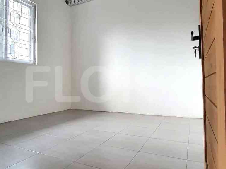 204 sqm, 3 BR house for rent in Tanjung Duren, Grogol 9