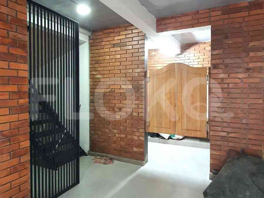 Disewakan Rumah 3 BR, Luas 204 m2 di Tanjung Duren, Grogol 4