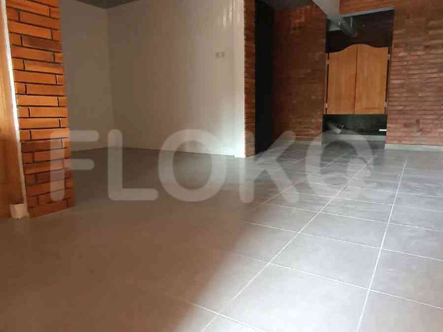 Disewakan Rumah 3 BR, Luas 204 m2 di Tanjung Duren, Grogol 11