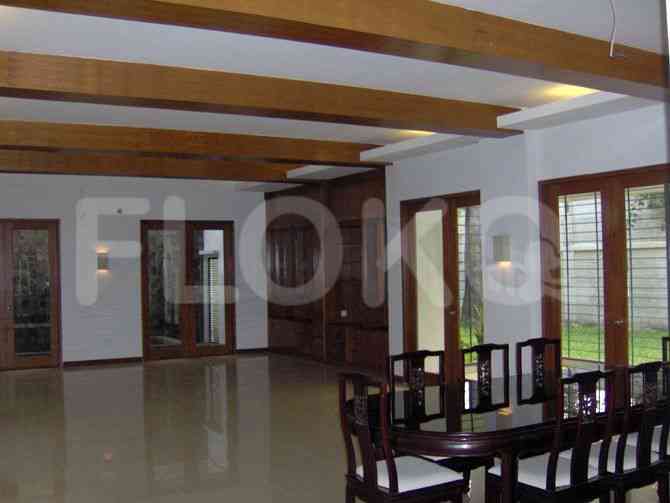 Disewakan Rumah 4 BR, Luas 400 m2 di Simprug Garden, Simprug 3