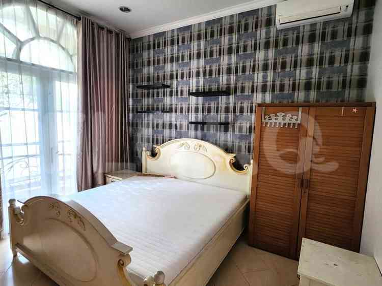 Disewakan Rumah 4 BR, Luas 450 m2 di Kemanggisan, Kemanggisan 2