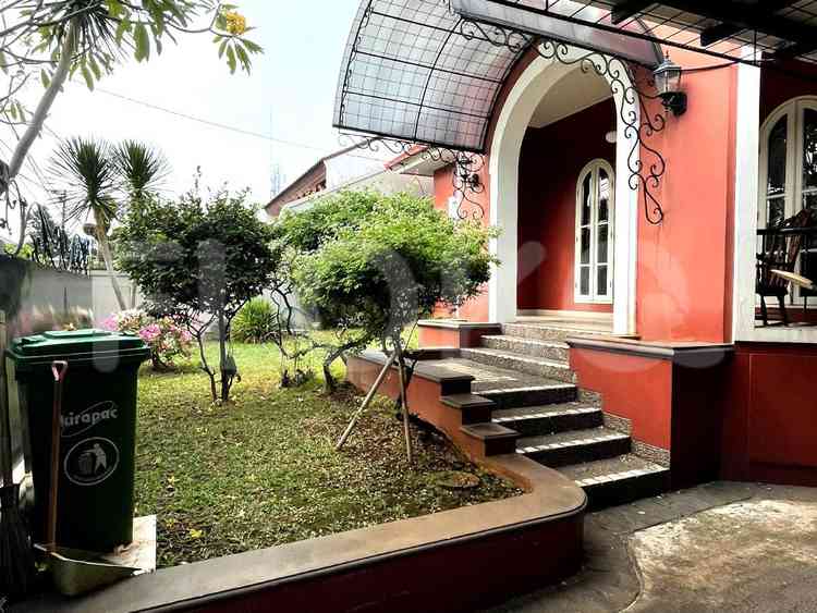 Disewakan Rumah 4 BR, Luas 540 m2 di Kebon Jeruk, Kebon Jeruk 4