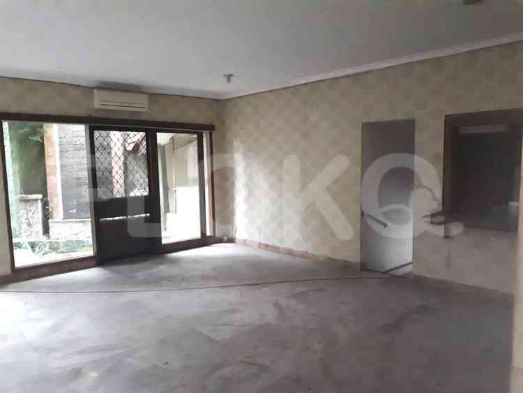 300 sqm, 4 BR house for rent in Jl. Tosiga, Kebon Jeruk 3