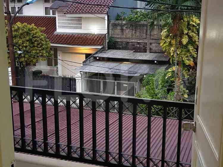 Disewakan Rumah 3 BR, Luas 400 m2 di Tosiga, Kebon Jeruk 9