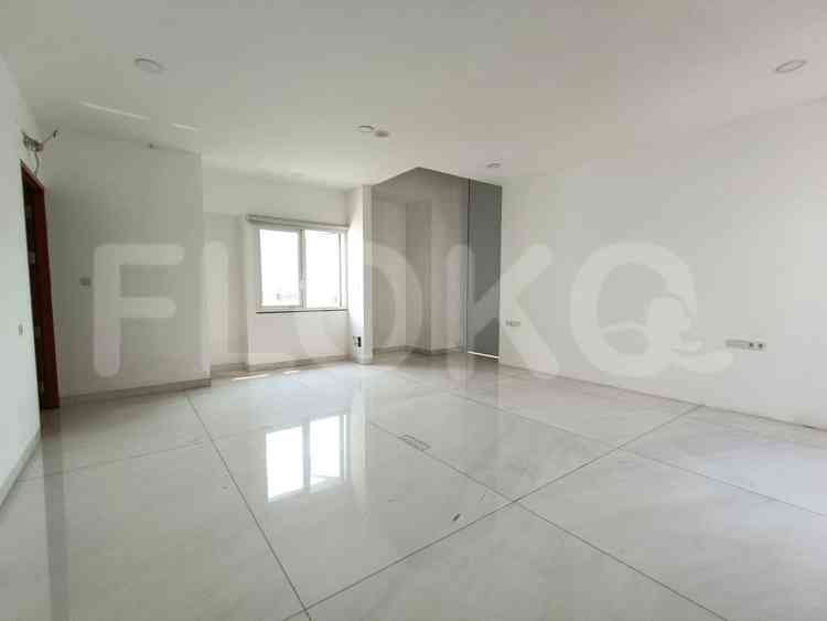 985 sqm, 5 BR house for rent in Bukit Gading Mediterania, Kelapa Gading 3