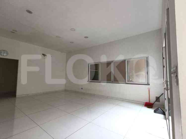 Disewakan Rumah 5 BR, Luas 985 m2 di Bukit Gading Mediterania, Kelapa Gading 4