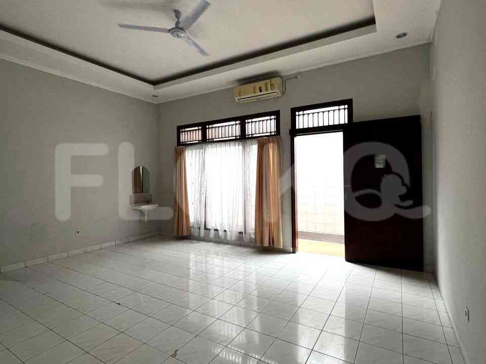 Disewakan Rumah 3 BR, Luas 283 m2 di Kemanggisan, Kemanggisan 3