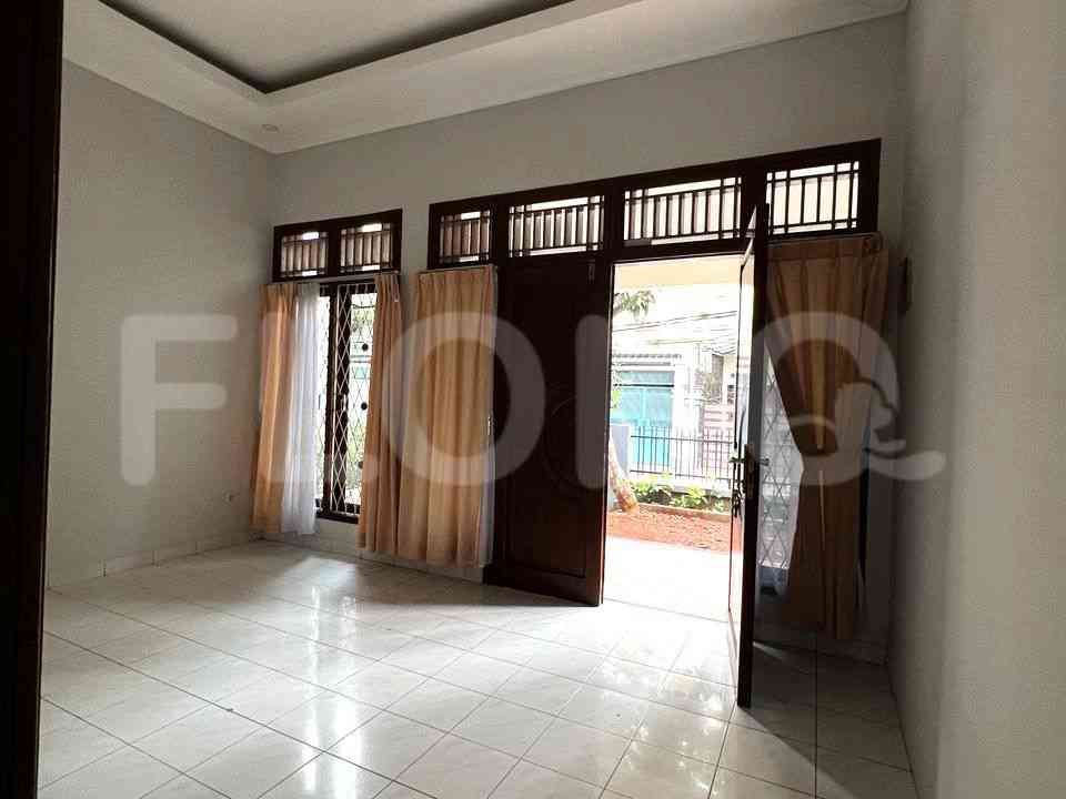 Disewakan Rumah 3 BR, Luas 283 m2 di Kemanggisan, Kemanggisan 2