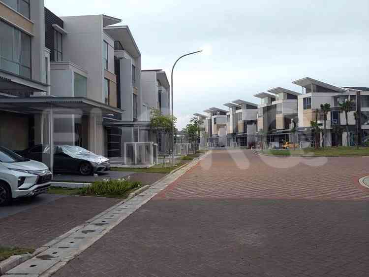 Disewakan Rumah 4 BR, Luas 444 m2 di Pantai Indah Kapuk, Kamal Muara 4