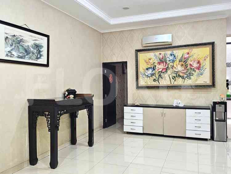 250 sqm, 5 BR house for rent in Jelambar, Grogol 3