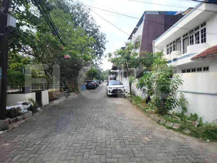 Disewakan Rumah 4 BR, Luas 350 m2 di Sunter Bisma, Sunter 3