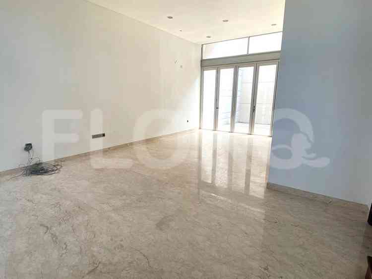 Disewakan Rumah 3 BR, Luas 261 m2 di Mozart, Kamal Muara 13