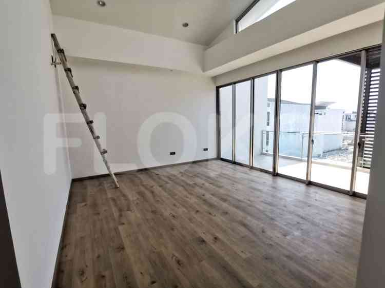 Disewakan Rumah 3 BR, Luas 340 m2 di Mozart, Kamal Muara 5