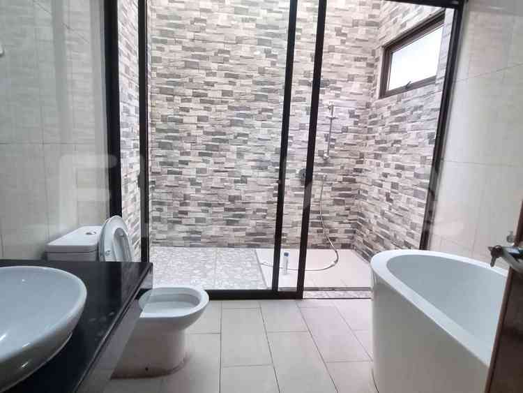 Disewakan Rumah 4 BR, Luas 215 m2 di Greenwich Park, BSD 22