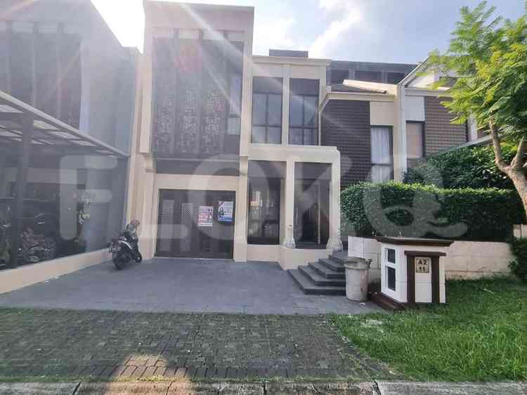 Disewakan Rumah 4 BR, Luas 215 m2 di Greenwich Park, BSD 2