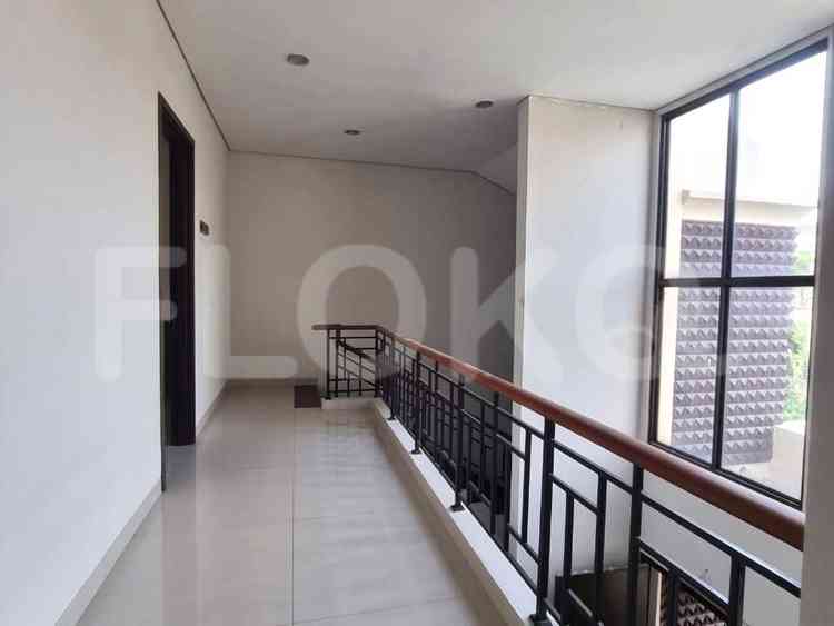 Disewakan Rumah 4 BR, Luas 215 m2 di Greenwich Park, BSD 10