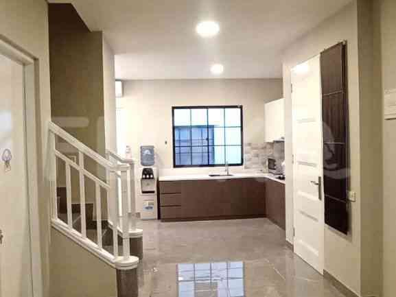 Disewakan Rumah 3 BR, Luas 100 m2 di Lippo Karawaci, Karawaci 2