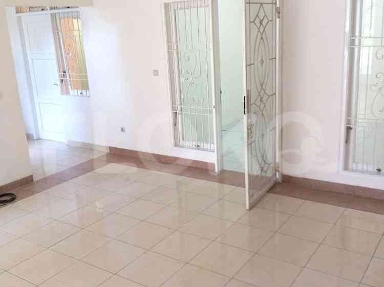 Disewakan Rumah 4 BR, Luas 135 m2 di Beryl, Gading Serpong 5