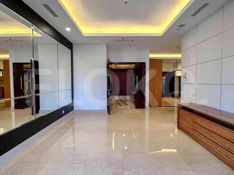 Dijual Apartemen 2 BR, Lantai 17, Luas 150 m2 di SCBD 11