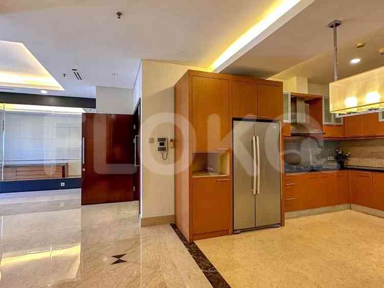 Dijual Apartemen 2 BR, Lantai 17, Luas 150 m2 di SCBD 5