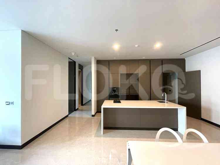 210 sqm, 3rd floor, 3 BR apartment for sale in Kebon Sirih 8