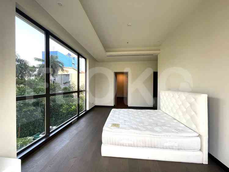 210 sqm, 3rd floor, 3 BR apartment for sale in Kebon Sirih 4