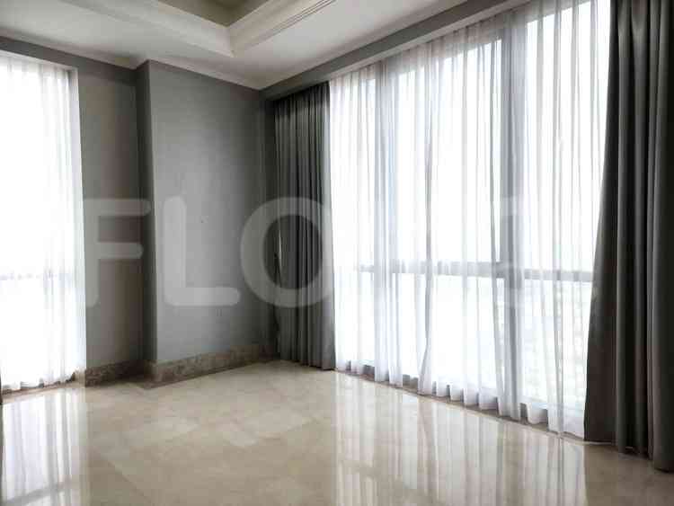 228 sqm, 52nd floor, 3 BR apartment for sale in Senopati 10