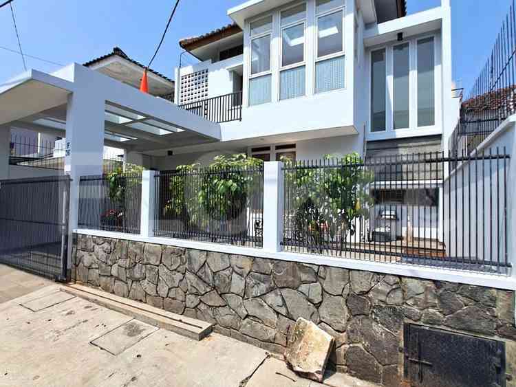 Disewakan Rumah 4 BR, Luas 260 m2 di Lebak Bulus, Jakarta Selatan, Lebak Bulus 1