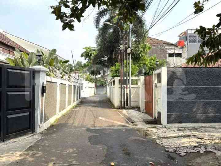 Dijual Rumah 3 BR, Luas 300 m2 di Kemang Timur 14, Kemang 6