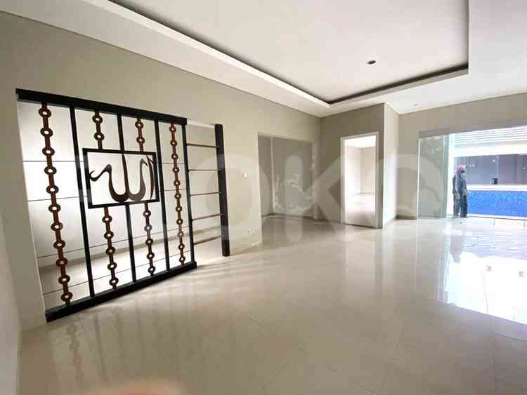 Disewakan Rumah 5 BR, Luas 450 m2 di Kebayoran Essence, Pondok Aren, Bintaro 2