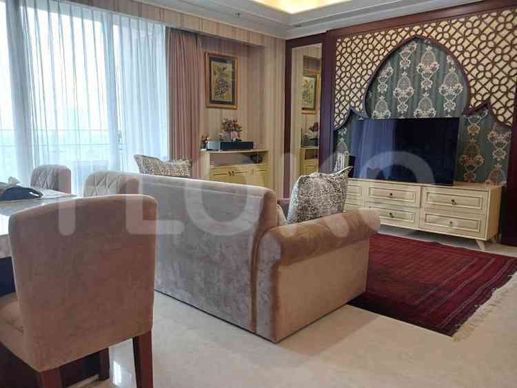 156 sqm, 18th floor, 3 BR apartment for sale in Kebayoran Lama 1