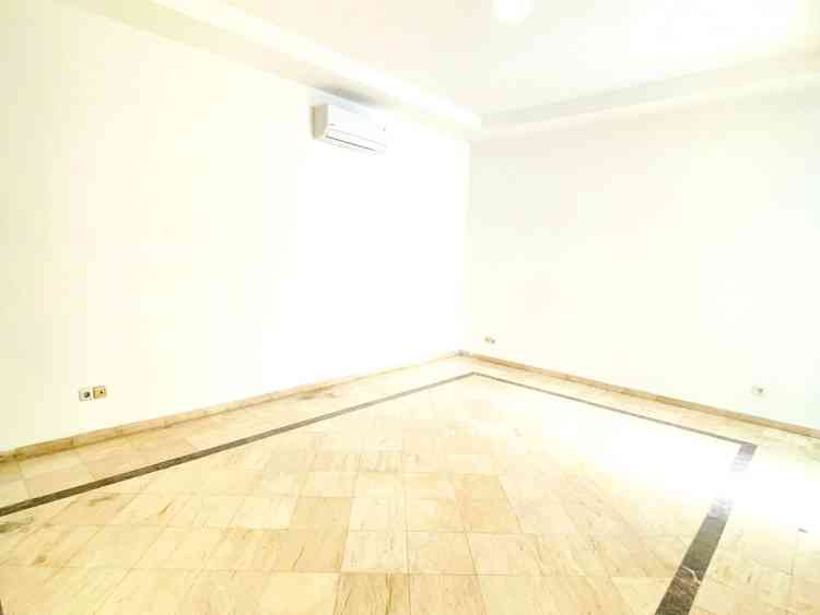 Disewakan Rumah 4 BR, Luas 420 m2 di Jalan Kemang Raya, Kemang 2