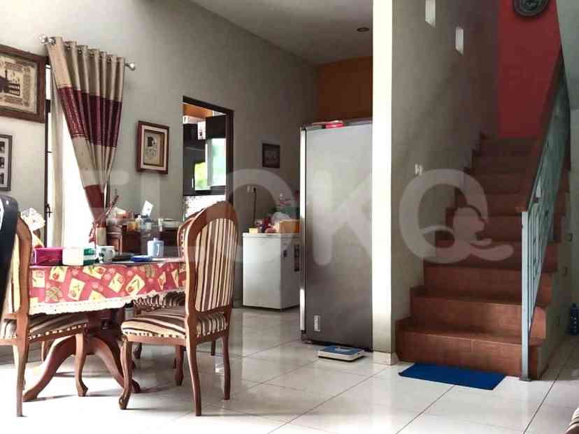 Dijual Rumah 5 BR, Luas 275 m2 di Jagakarsa, Cinere 3