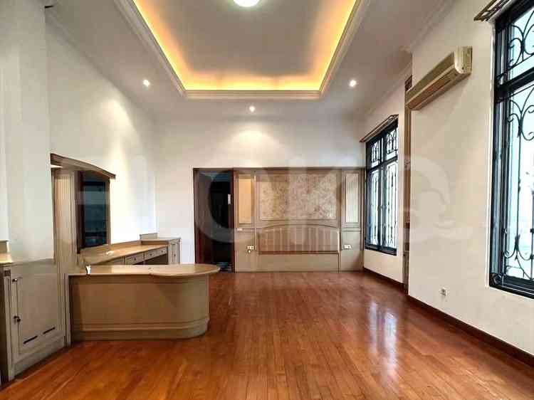 1100 sqm, 5 BR house for sale in Kuningan, Kuningan 5