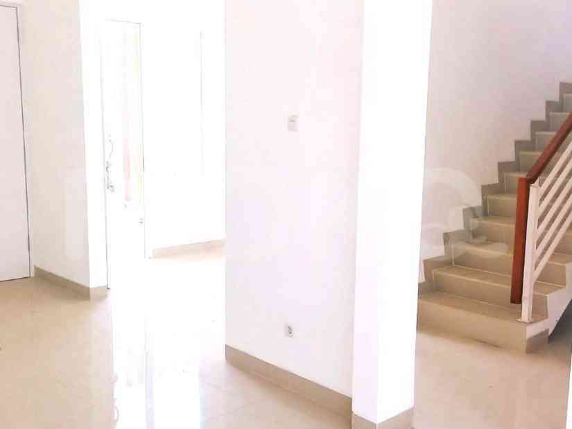 Dijual Rumah 2 BR, Luas 250 m2 di Cinere, Cinere 2