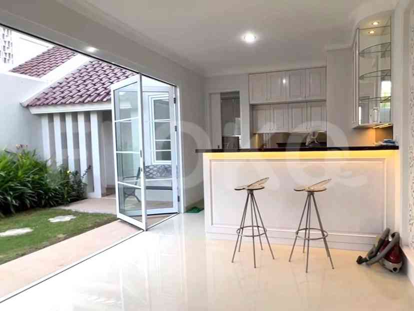 Dijual Rumah 4 BR, Luas 216 m2 di Gading Serpong, Gading Serpong 2